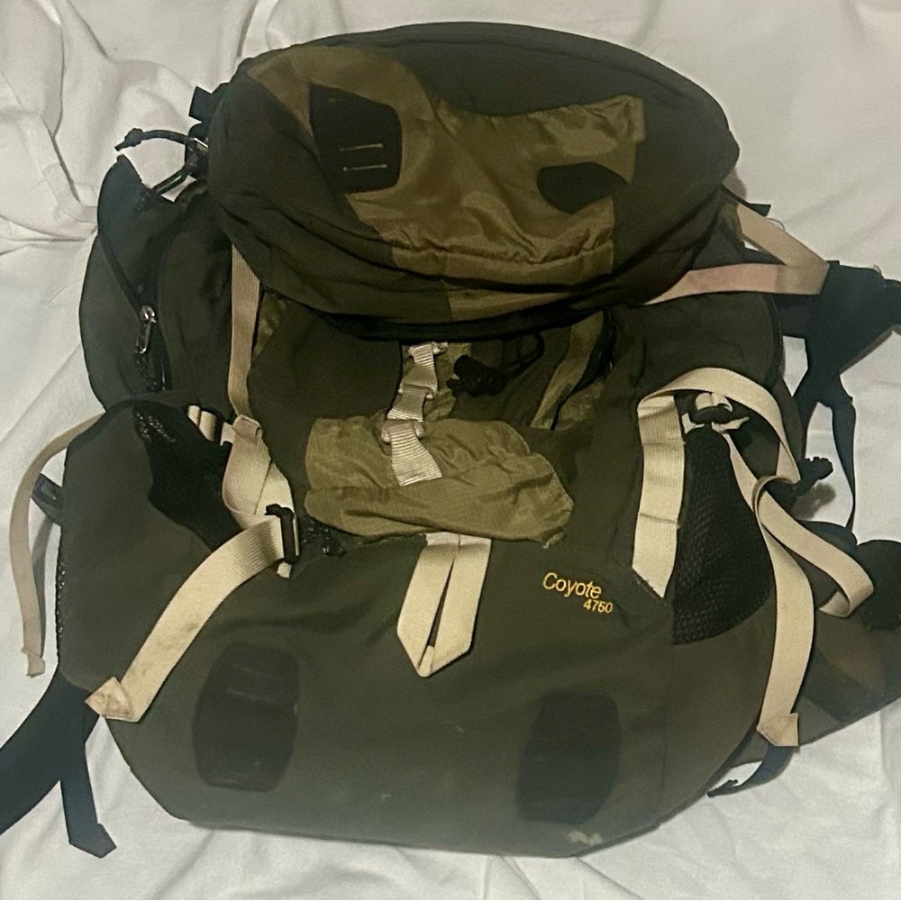 Kelty Coyote 4750 78L Internal Frame Hiking Backpack Olive Green